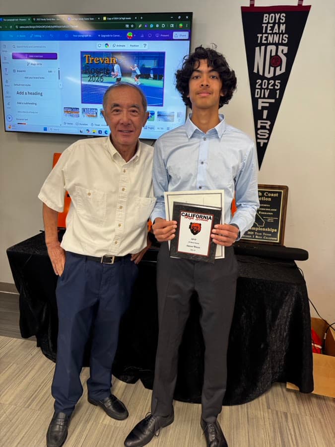 Arjan receiving an award